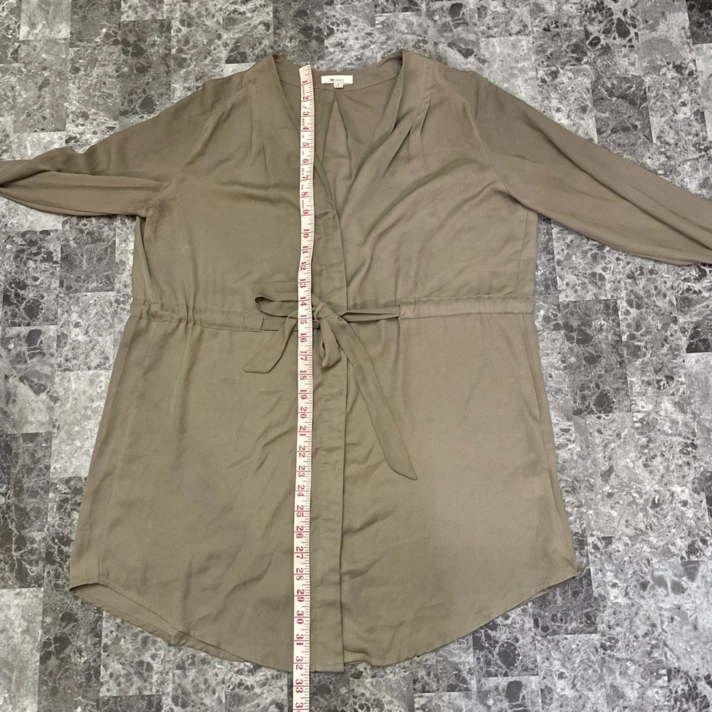 Everly button down - Picture 3 of 6